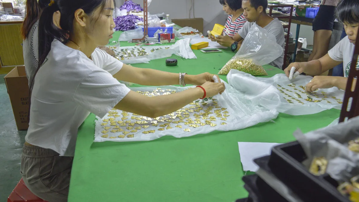 Guangzhou Fangshui Arts & Crafts Co., Ltd. 3
