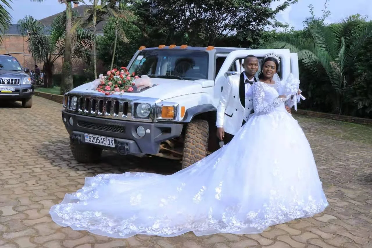 Real Picture Long Sleeve White Ball Gown Wedding Dress 2022 Lace Appliques Lace up Wedding Dresses 1M Tail Plus Size Bridal Gown