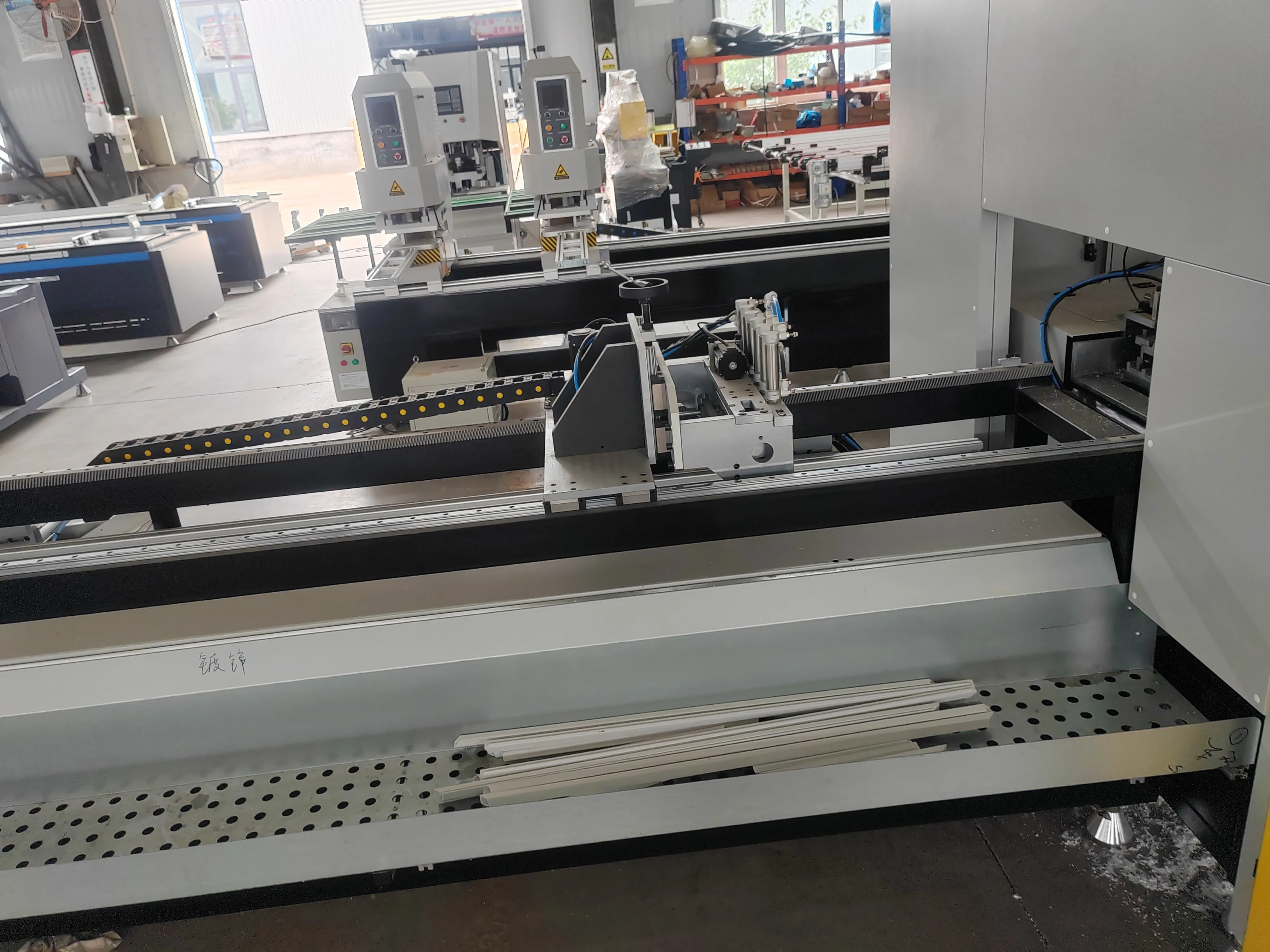 Bluetooth Measurement Function Automatic Glazing Bead CNC Cutting Miter Saw Window And Door Making Machine details