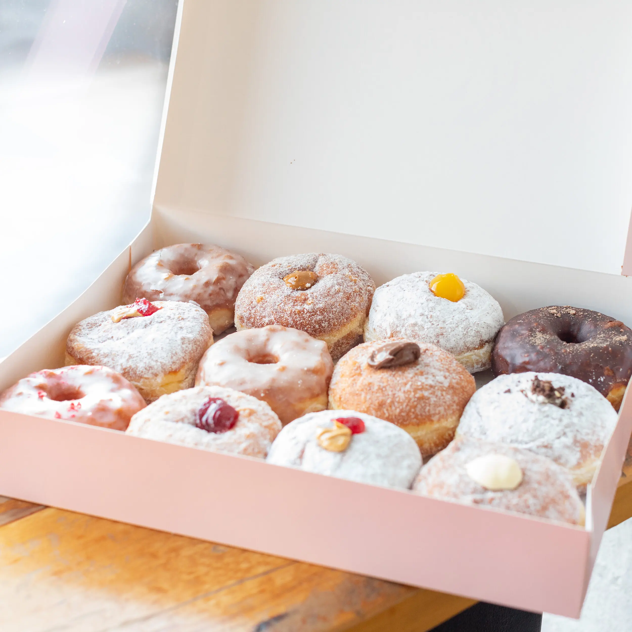 Customizable Foldable Donut Box Packaging – Blue Box for 12 Donuts