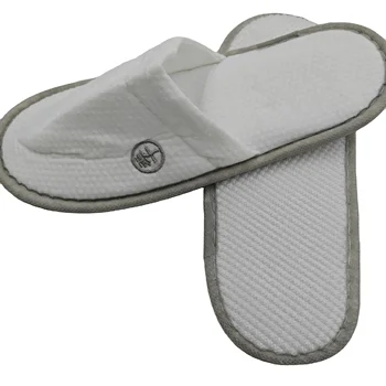 Cheap Embroidered non woven Slippers Disposable Eco Friendly Non-slip Sole Handmade Hotel Slippers