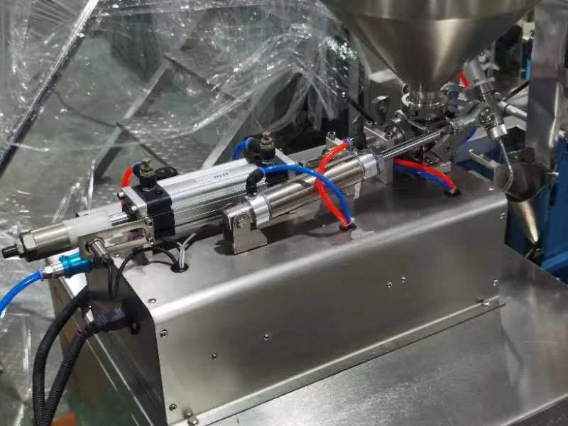 Irregular Shape Small Sample Sachet Packing Machine Liquid Cream Lotion Cosmetic Oil Machine Packing Machine
