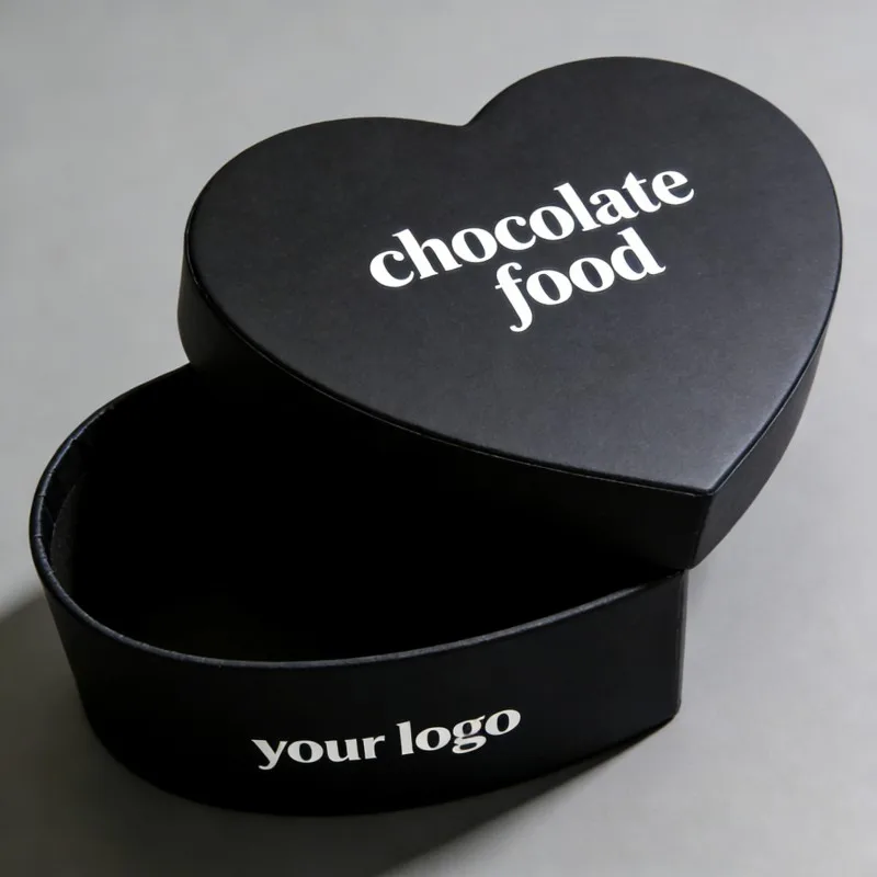 Scatola nera opaca a forma di cuore in cartone per la festa di San Valentino, scatola regalo di lusso con base e coperchio personalizzati mediante rivestimento UV, conforme alla norma ISO9001, adatta per cioccolato