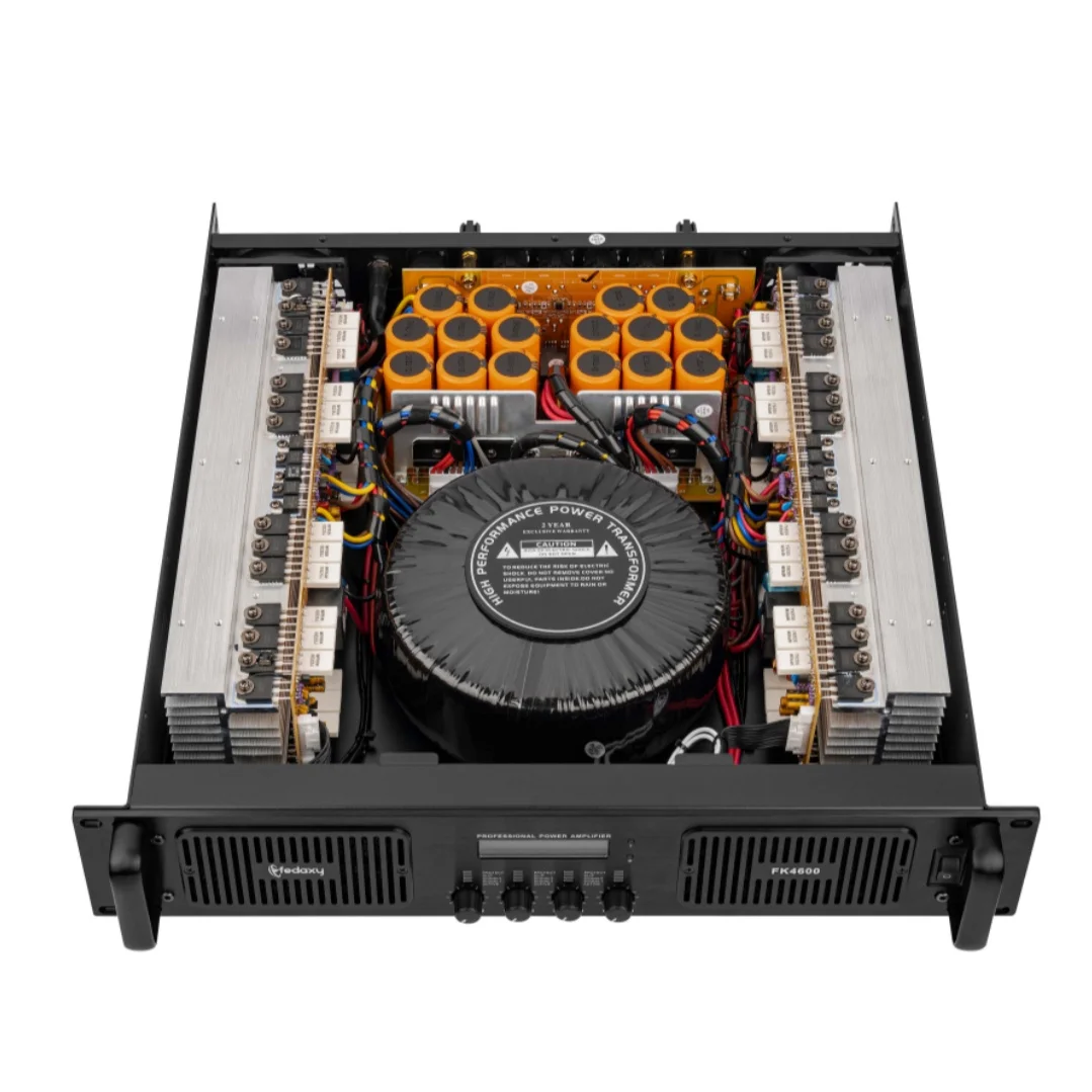 DJデジタルパワーアンプ4 * 300Wブリッジパワープロフェッショナル