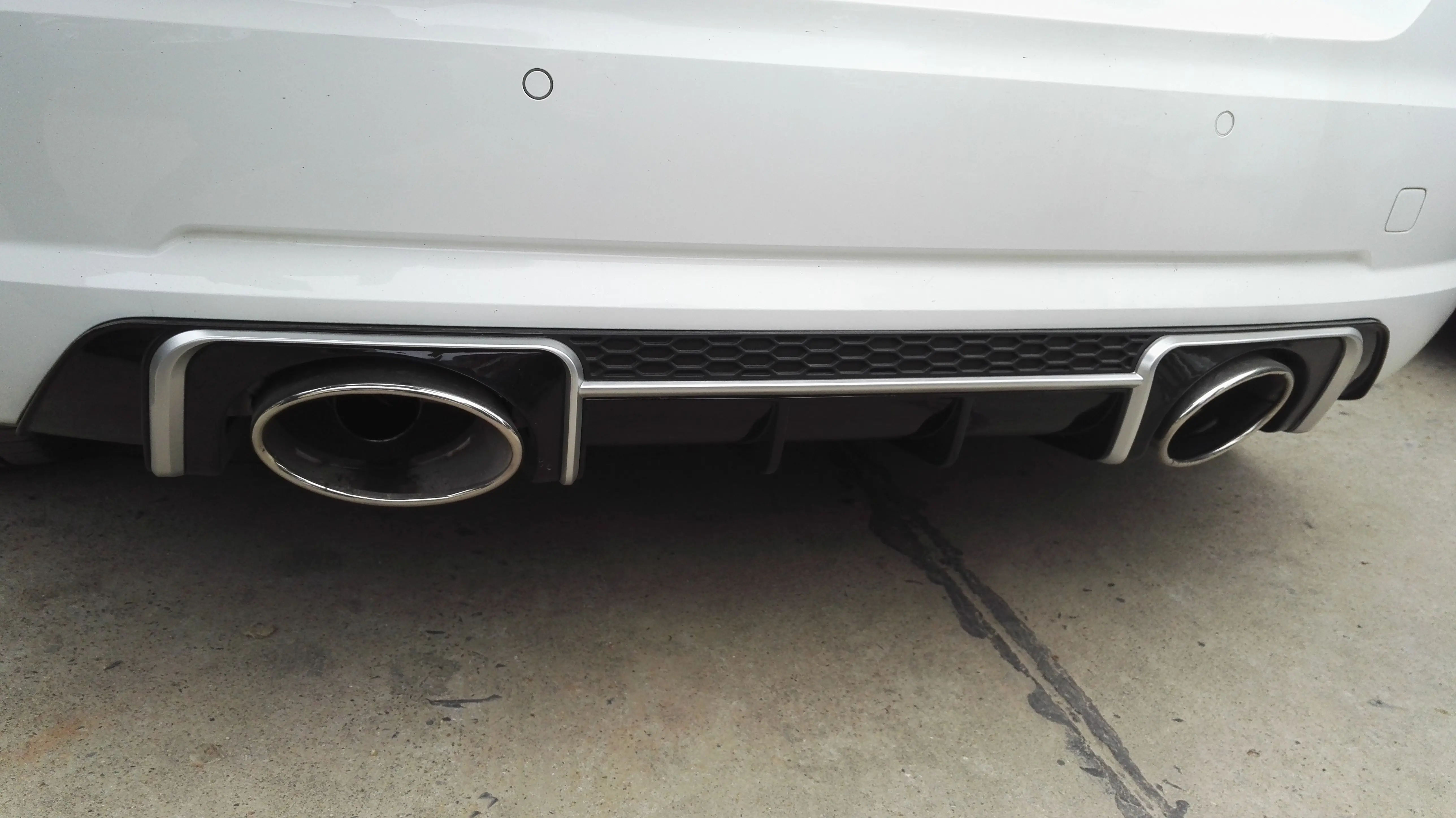 TTRS Rear Diffuser Fit Audi TT MK3 Black with Exhaust Pipes