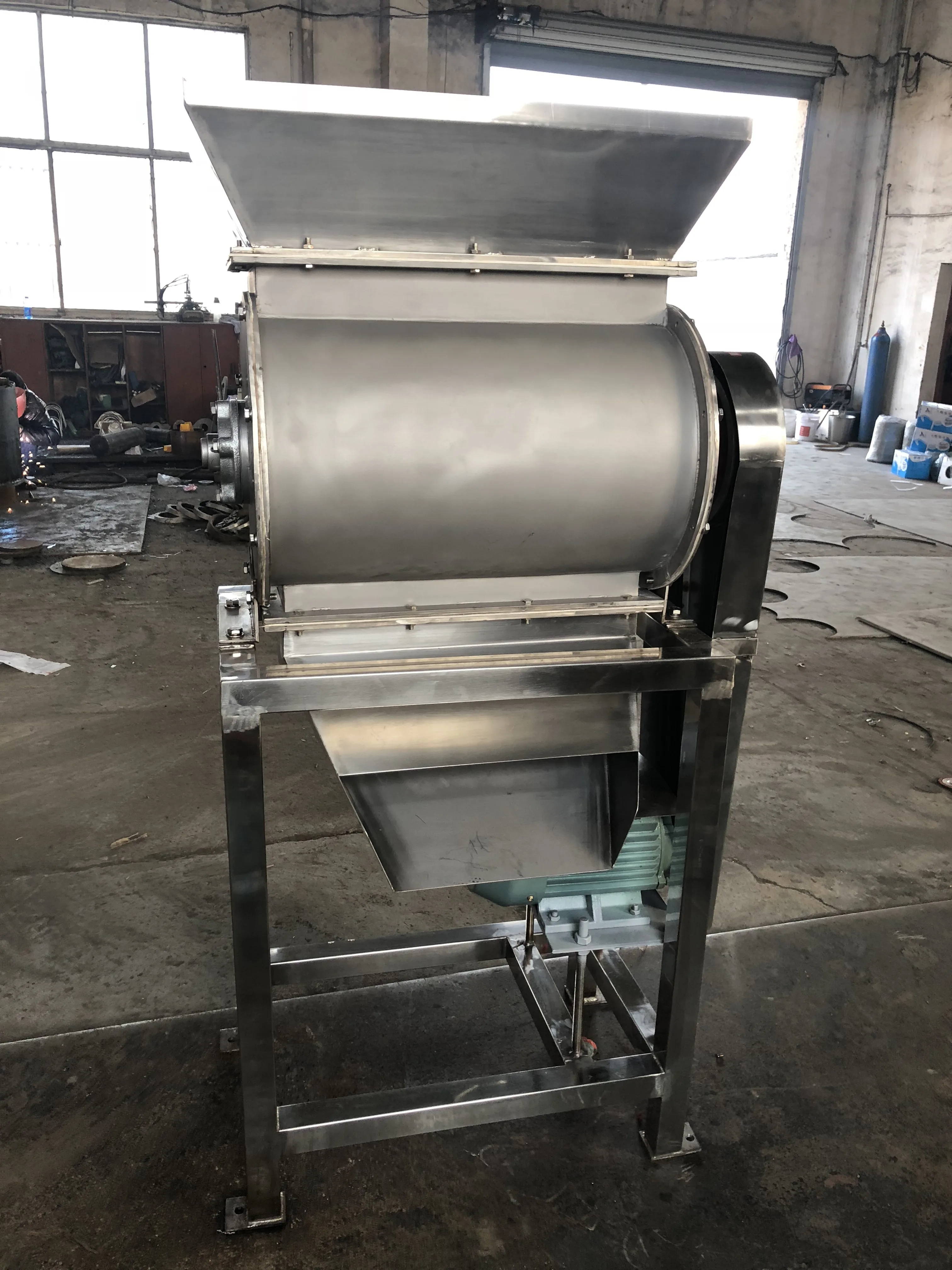 Industrial 0.5 - 1.5 T/H Capacity Food Crusher Machine For Vegetables And  Fruits