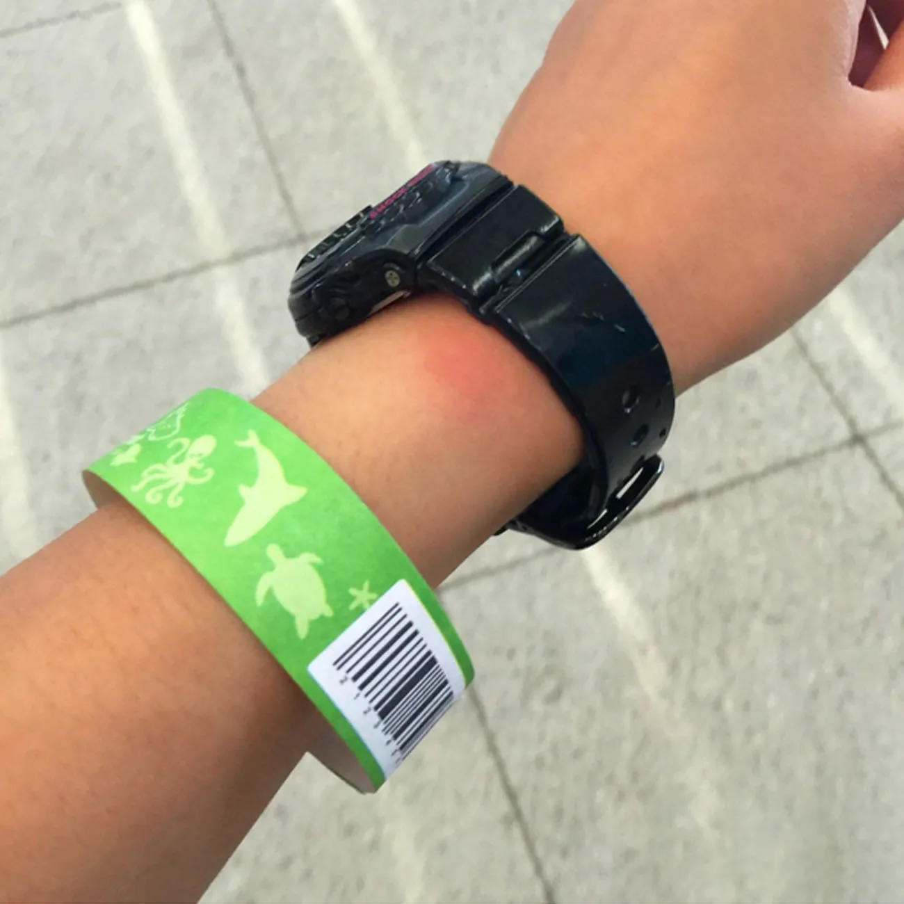 Disposable Waterproof Admission Wristband Custom PVC Paper Bracelet Event Festival Amusement Park Concert One Time Use Wristband