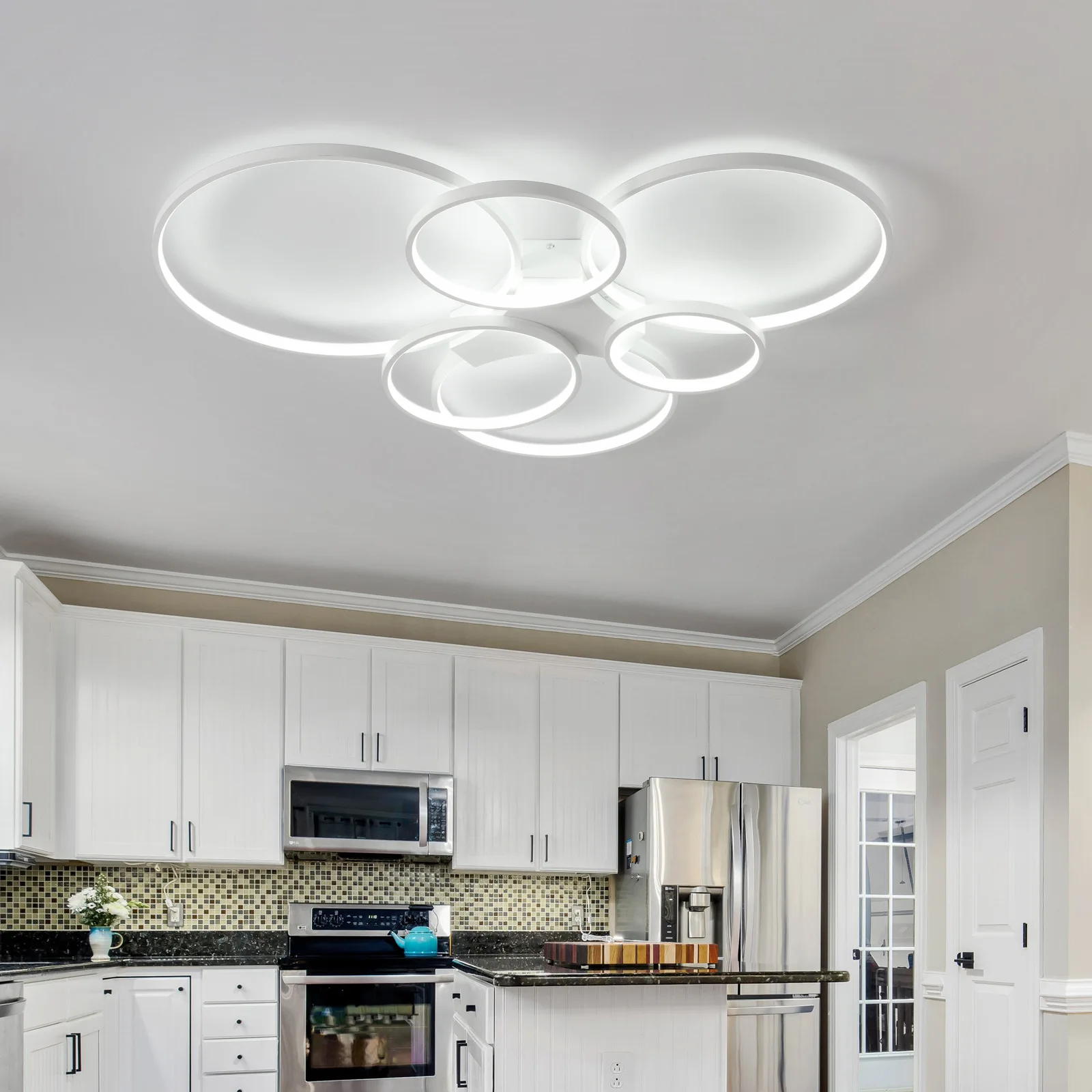 إضاءة منزلية أنيقة وبسيطة وبأسلوب عصري من الطراز الإسكندنافي، مصباح سقف دائري من الألومنيوم مع إضاءة LED، مناسب لغرفة المعيشة والقاعة، تصميم إبداعي يعكس الشخصية