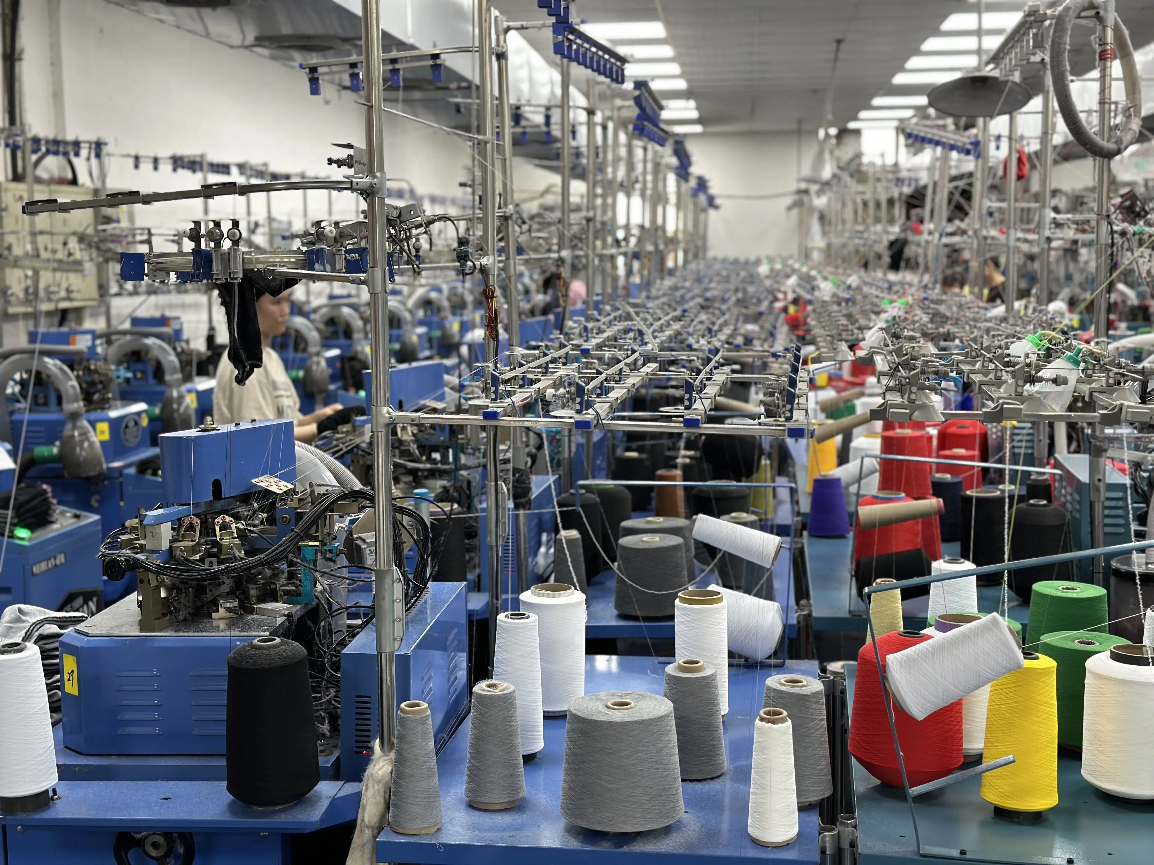 Yiwu Yagesi Knitting Co., Ltd. 3
