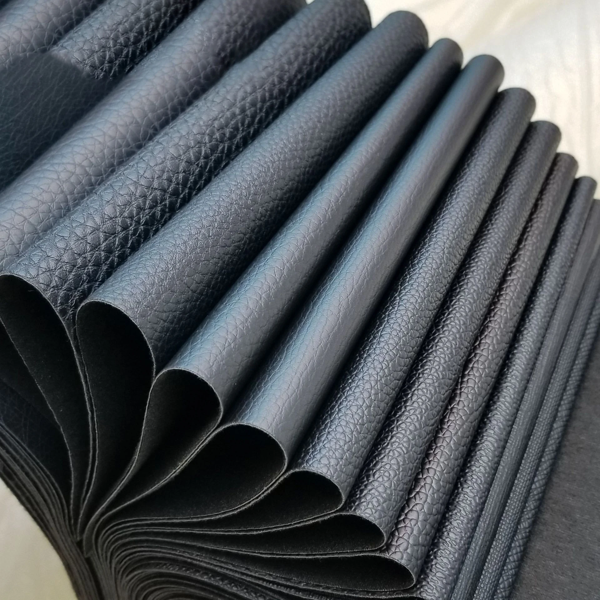 New Metallic Pvc Artificial Leather Litchi Grain Leather Fabric Stock