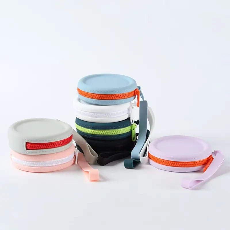 Silicone Round Coin Purse Solid Color Earphone and Lipstick Storage Bag Portable Zipper Custom Key Bag preview 3