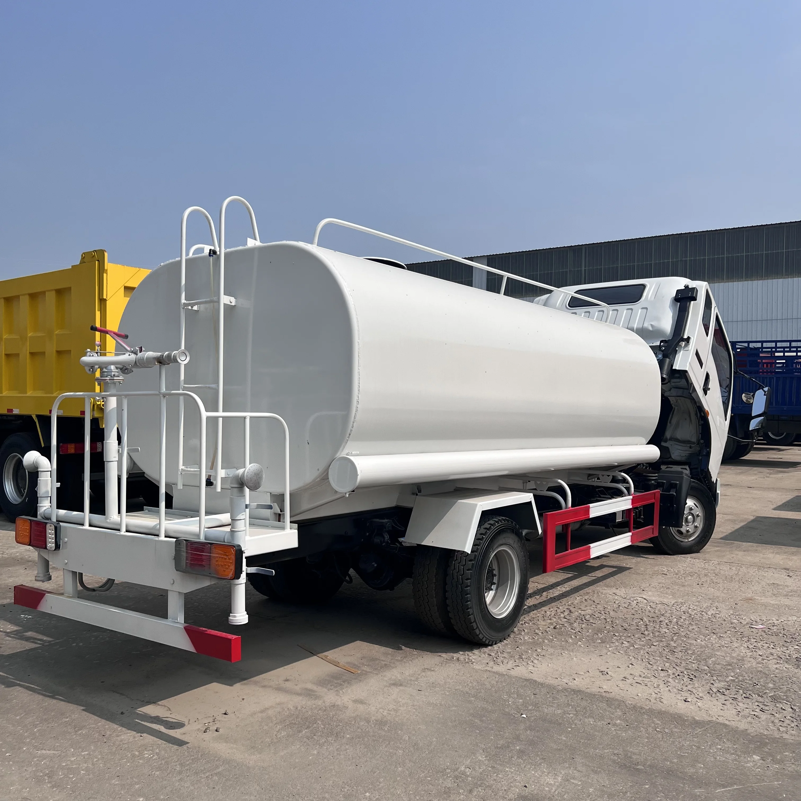 Used Sinotruck HOWO 10cbm 10000 Liter 4x2 Sprinkling Bowser Water Tanker Truck