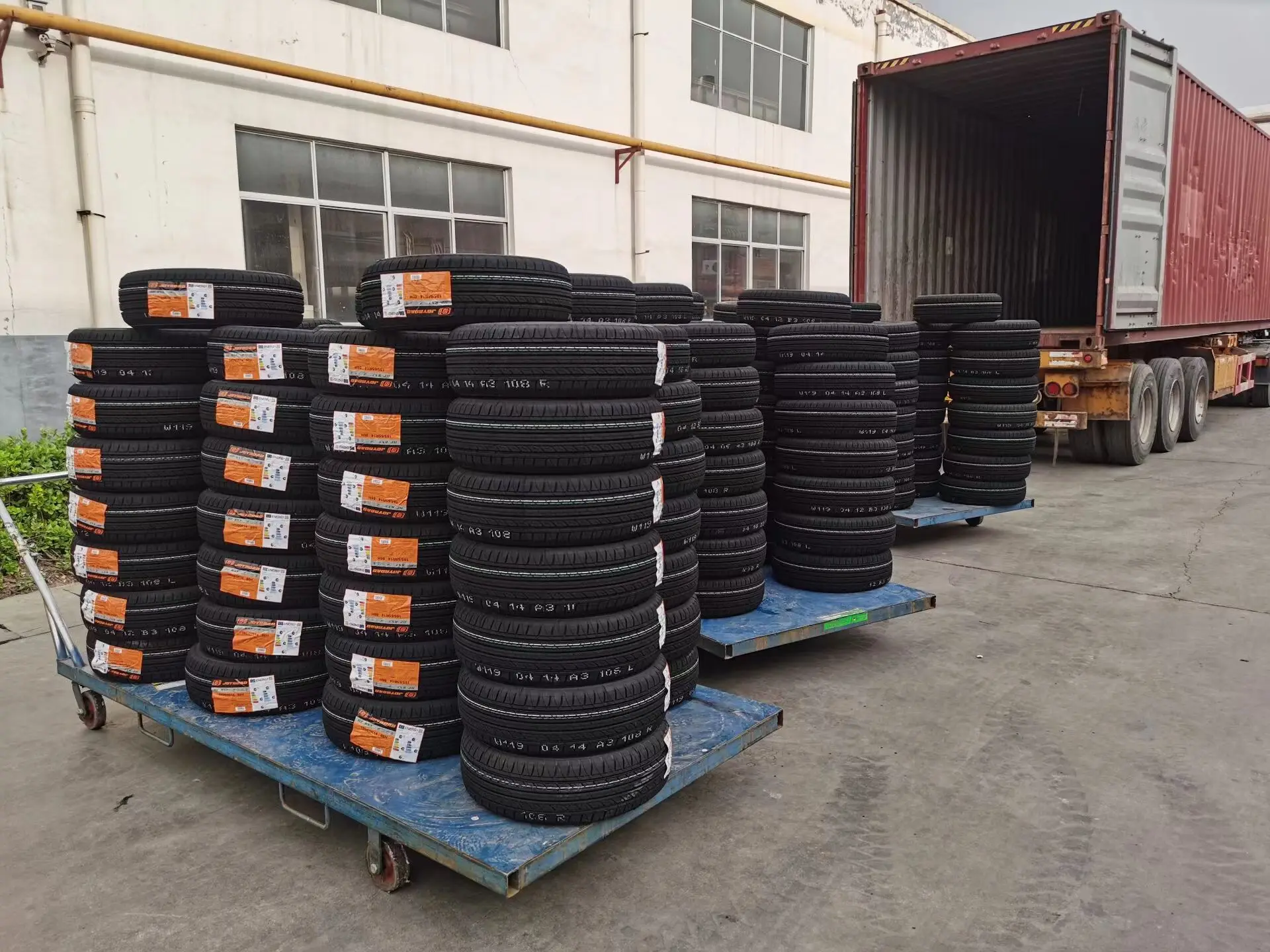 Light Truck Tires - JOYROAD/CENTARA Mud Terrain 235/85R16