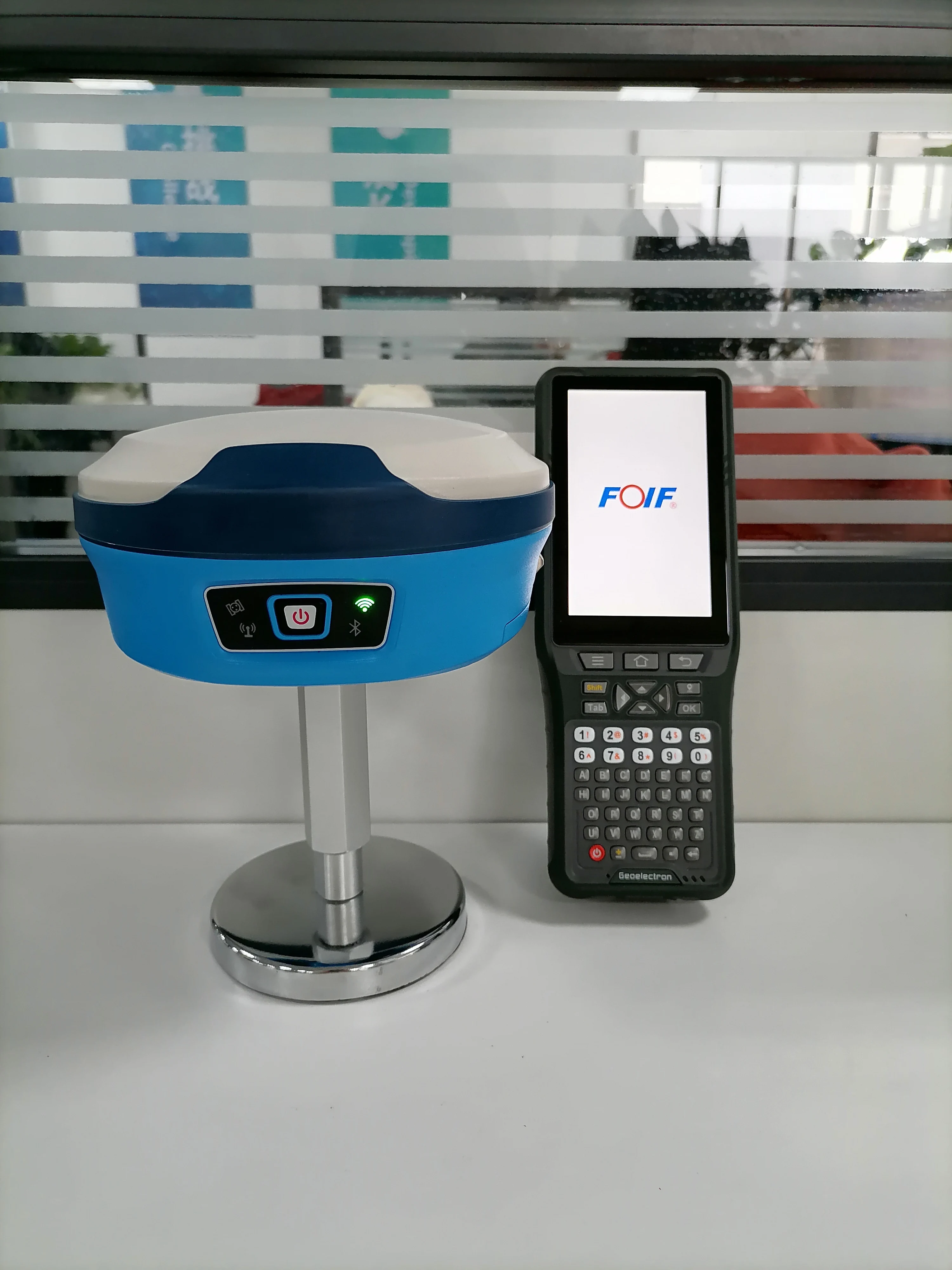 FOIF F90 GPS RTK Receiver GINTEC F90 394 Channels Dgps GNSS RTK Receiver Geodetic Surveying Equipment Dual Batteries