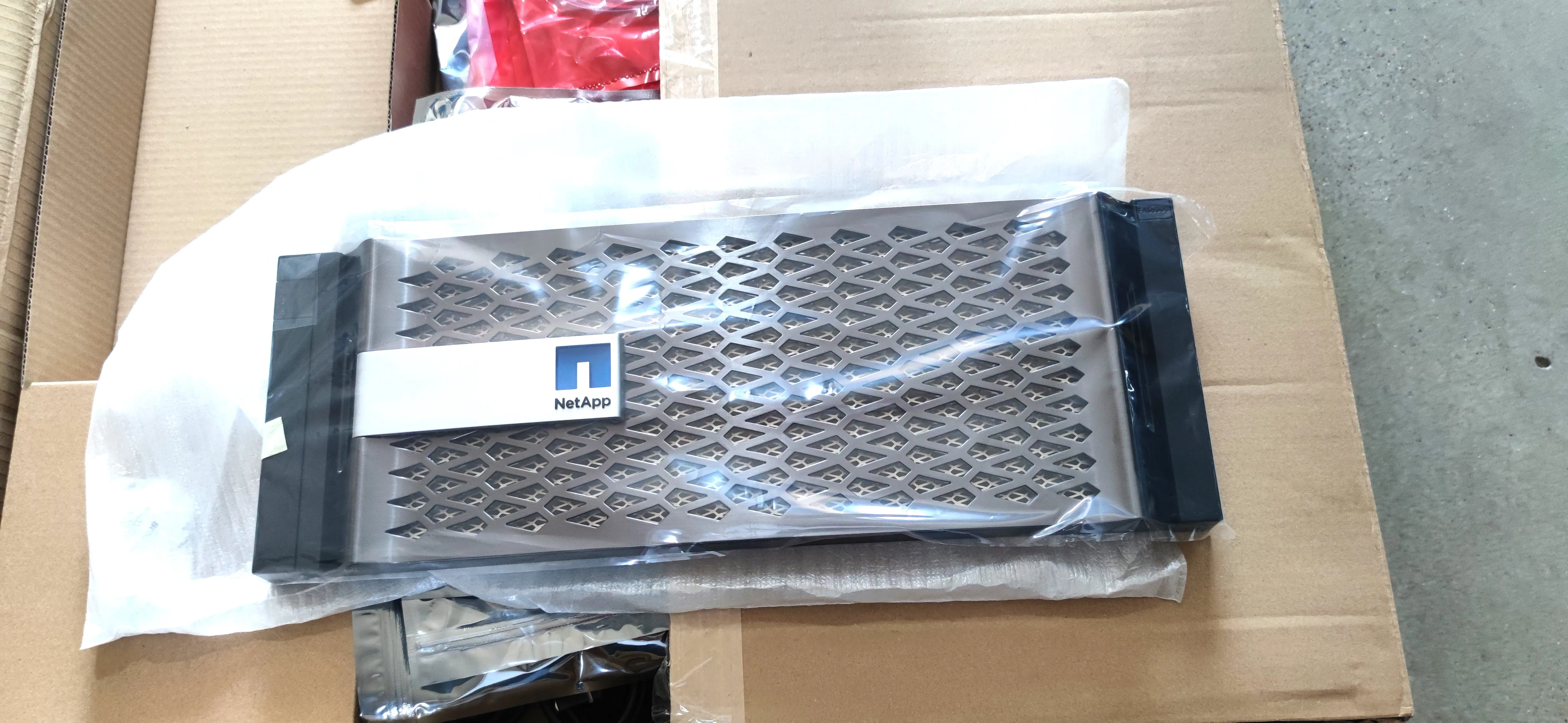 Netapp FAS8300 - Enterprise Class Storage for Hybrid Workloads