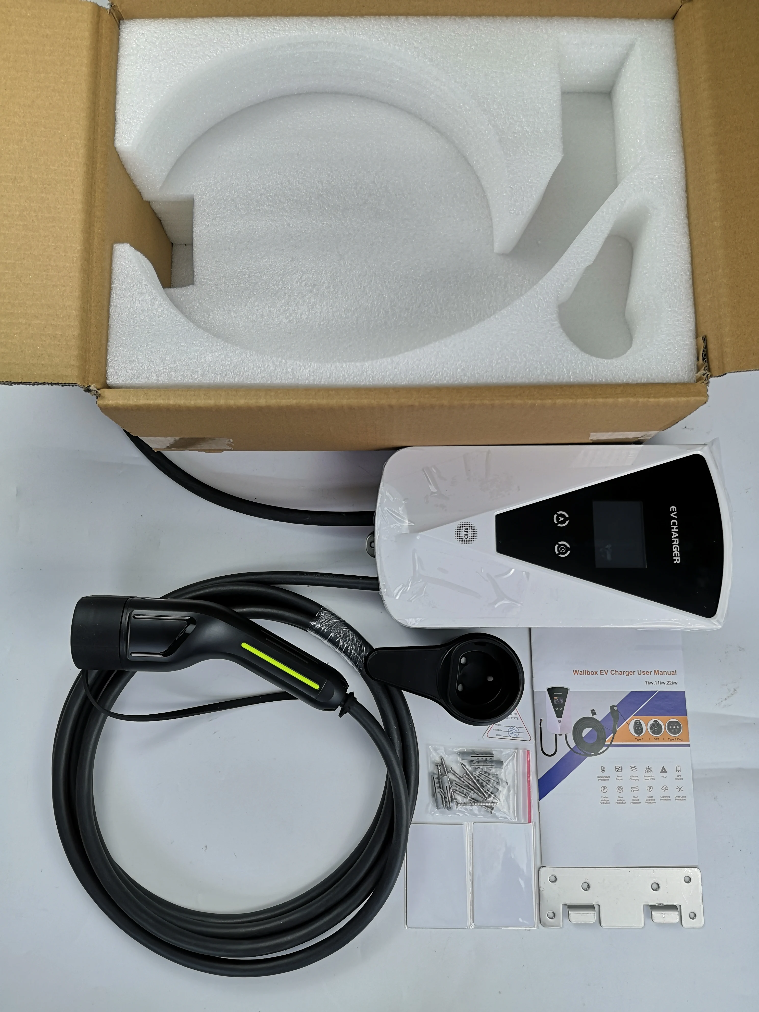 BYD 7KW 新型ウォールボックスEV充電器 IP65 タイプ2 スマート制御