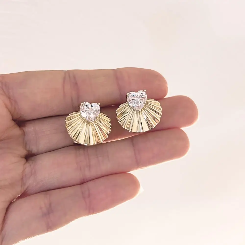 KAKODIY Luxury 14K Gold Plated Large Scallop Stud Earrings Jewelry Fashion £925 Stud Earrings Zircon Earrings detail 1