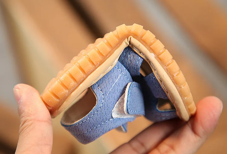 Сандалии для новорожденных, нескользящая подошва, дышащие пляжные кроссовки для мальчиков и девочек 0-18 месяцев, летняя обувь для детской кроватки