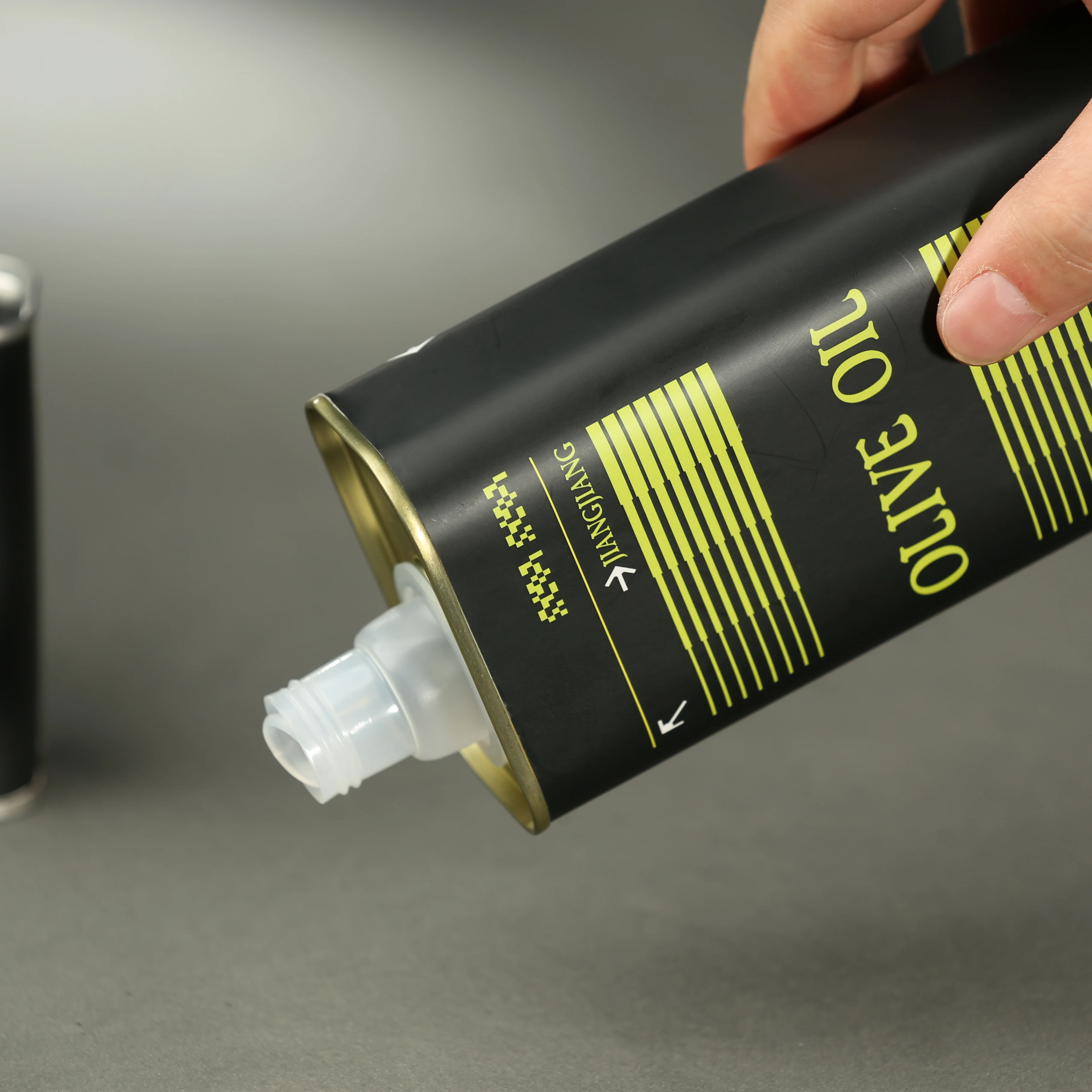 Empty 500ml 750ml 1L Edible Olive Oil Packaging Tin Cans Metal 100ml 500ml Coconut Life Vegetable Cooking Oil Tin for Olive Oil