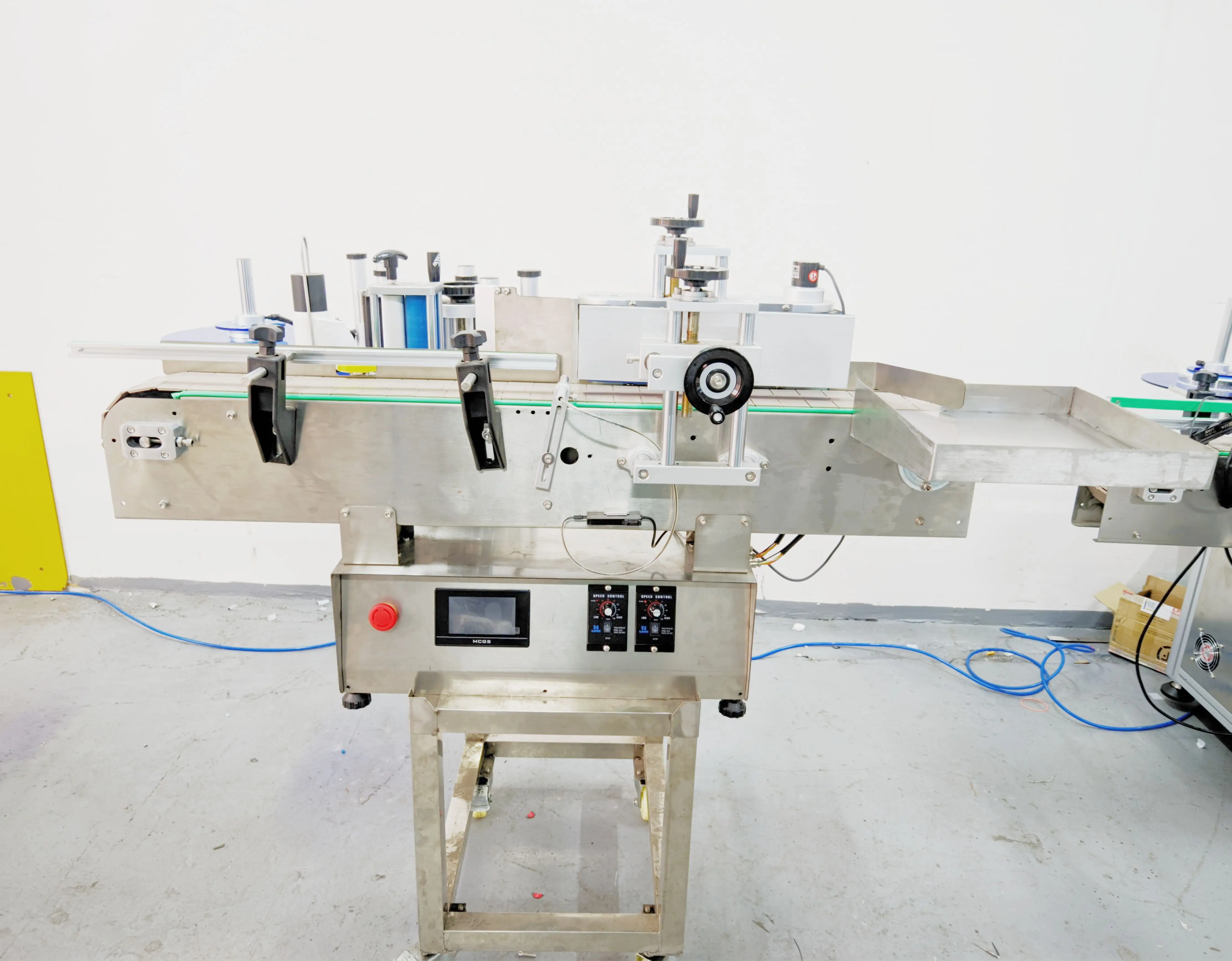 Automatic Desktop Round Bottle Labeling Machine - 80pcs/min