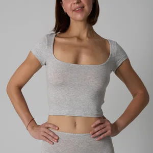 Premium Essential Stylish Cotton Jersey Scoop Neck Solid Color Waist-Shaping Slim Fit Minimalist Short-Sleeve T-Shirt for Women