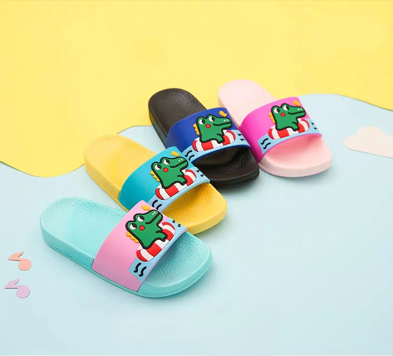 
Тапочки детские пластиковые с принтом, мягкие Нескользящие, с логотипом, домашние тапочки, карамельные цвета 