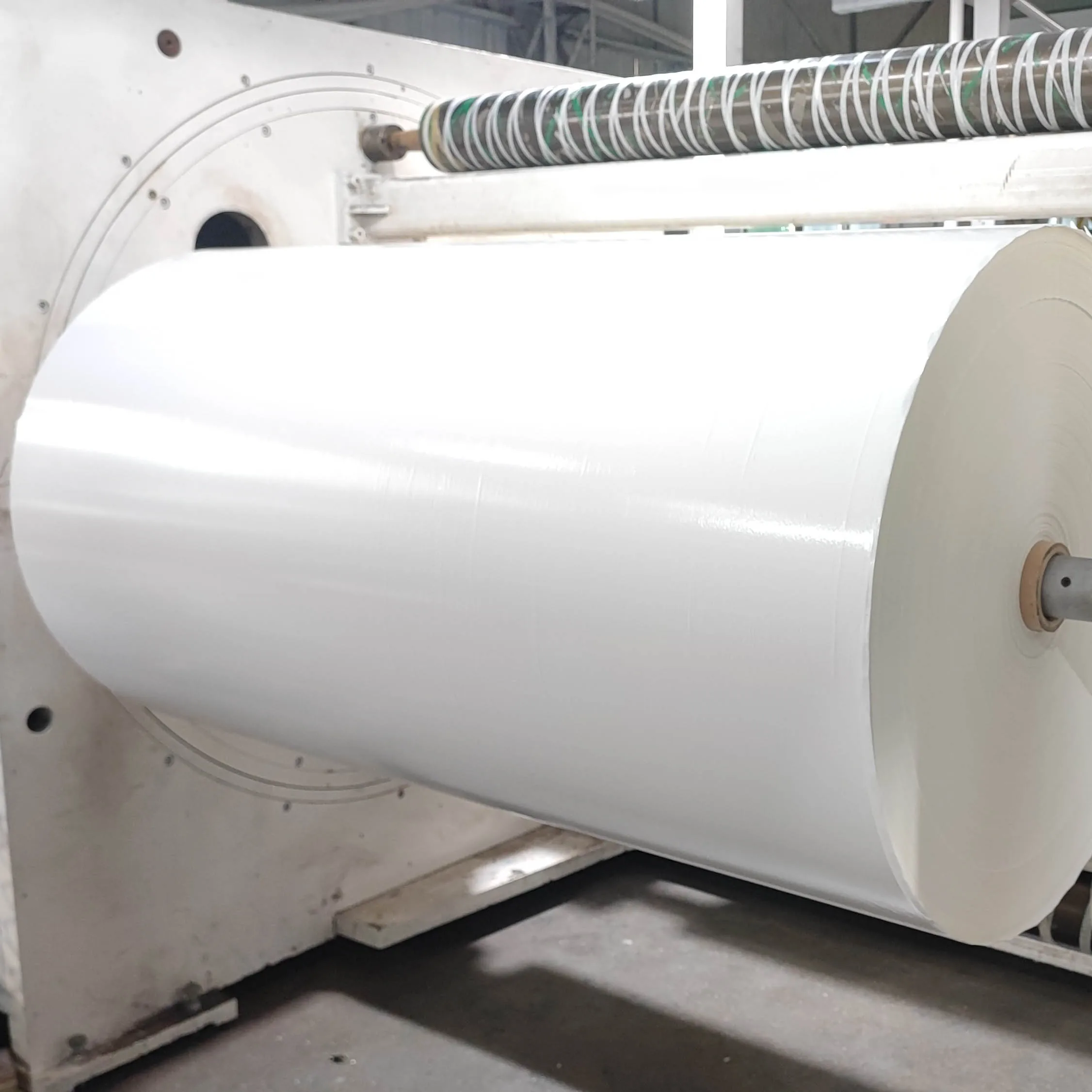 Pressure Sensitive Adhesive Label Stock Jumbo Roll White PP Label Stock Thermal Semi Gloss Paper Self Adhesive Label Jumbo Roll