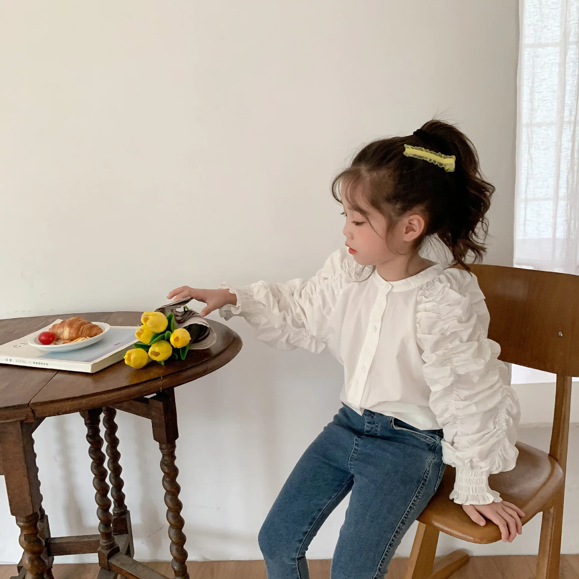 blusa branca de criança