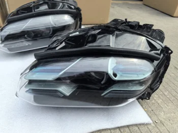 ポルシェ タイカン用 中古 LED ヘッドライト 9JA941060F 24V