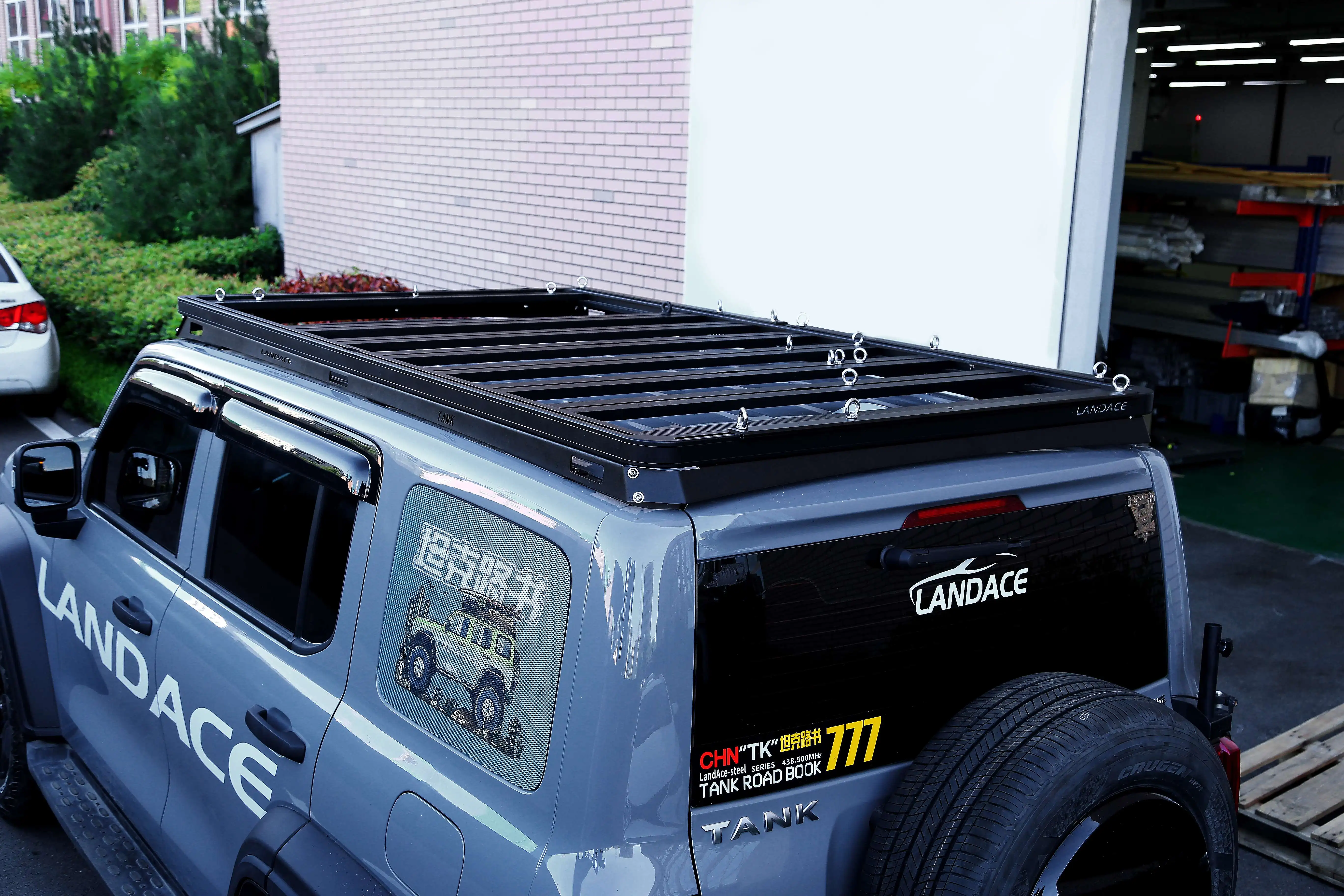 Universal Car Rack Roof 4x4 Aluminium Black Cargo Carrier Basket Roof