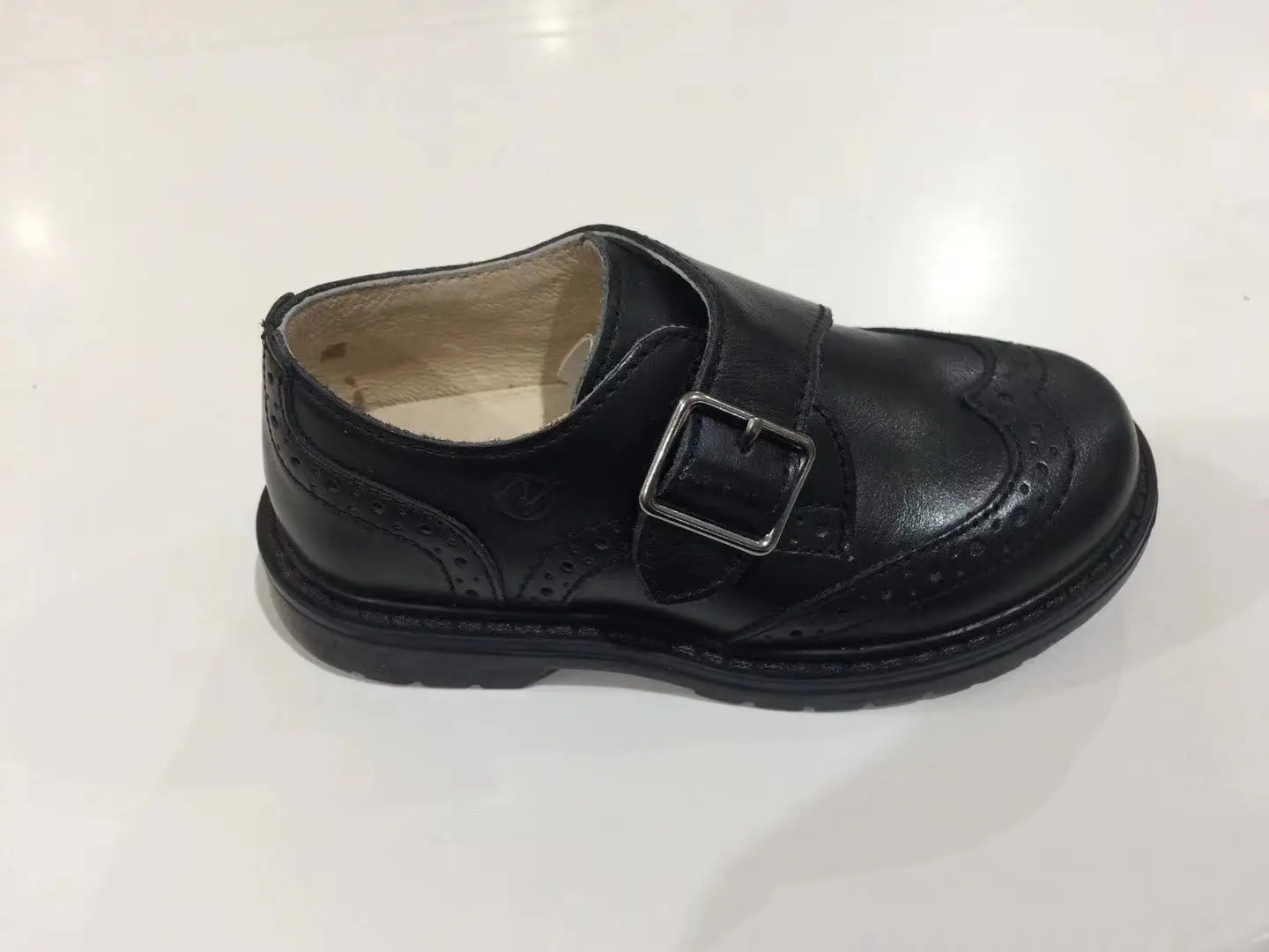 
 TipsieToes barefoot shoe manufacturer low price super soft real leather super soft back to school casual flat sneaker for little  