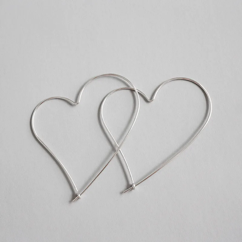 Korean Version of Heart-shaped Earrings with Fashionable Personality, CHIC Style, Simple Hollow Heart Shape S925 Pure Silver