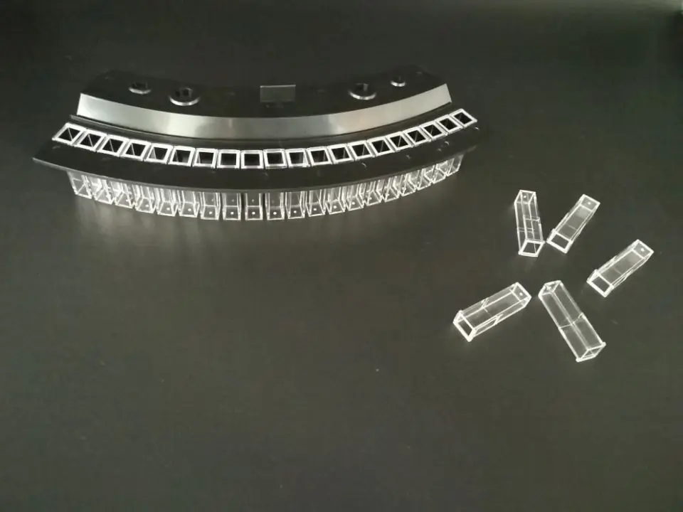 20 Holes Hitachi 7060 Biochemical Analyzer Disposable Plastic Cuvette