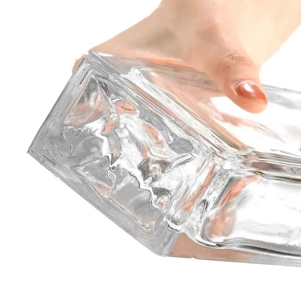 750ml Custom Spirit rare clear Empty Mini Glass Liquor Beverage Wine Bottle for Vodka Gin Red Wine with Cap