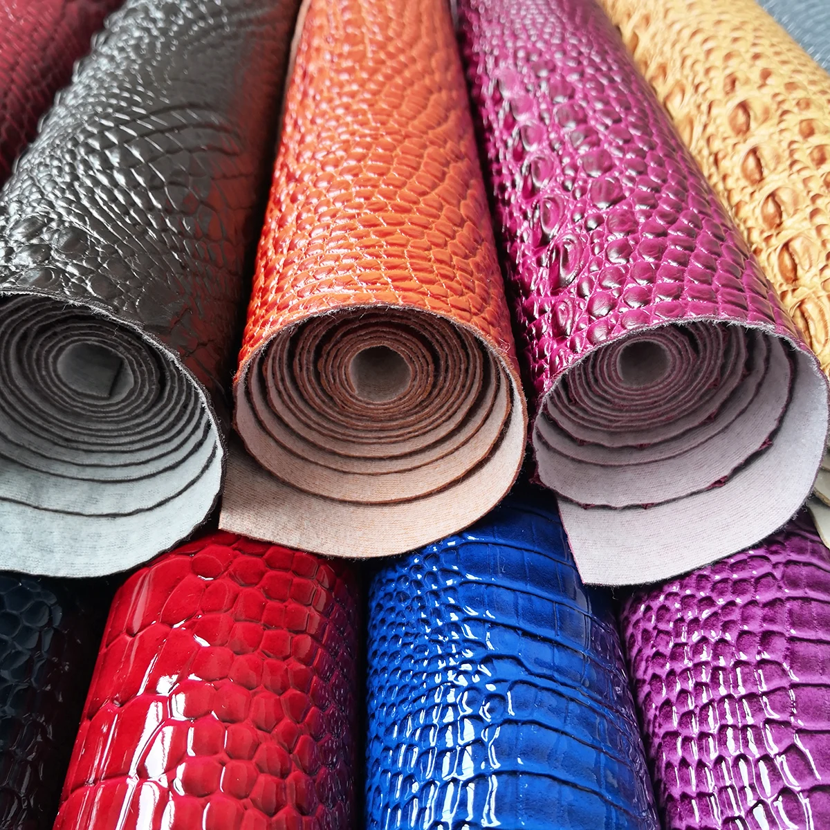 Wholesale Factory wholesale crocodile embossed designer pvc faux leather  fabric for hand-made bag From m.