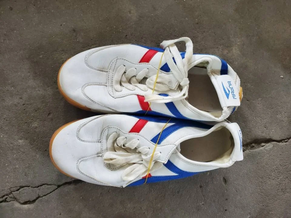 Mixed Branded Nobrand Used Kids Leather Basketball Ladies Sports Second  Hand Shoes for Men