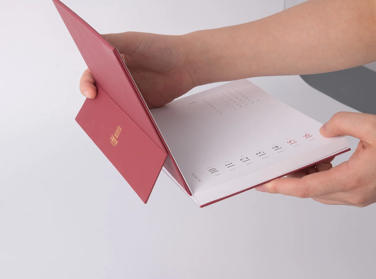 OEM Daily Desktop Calendar with Adhesive Sticky Notes Table Type Paper Printing Use for Display Clock for Photo Frame Promotion