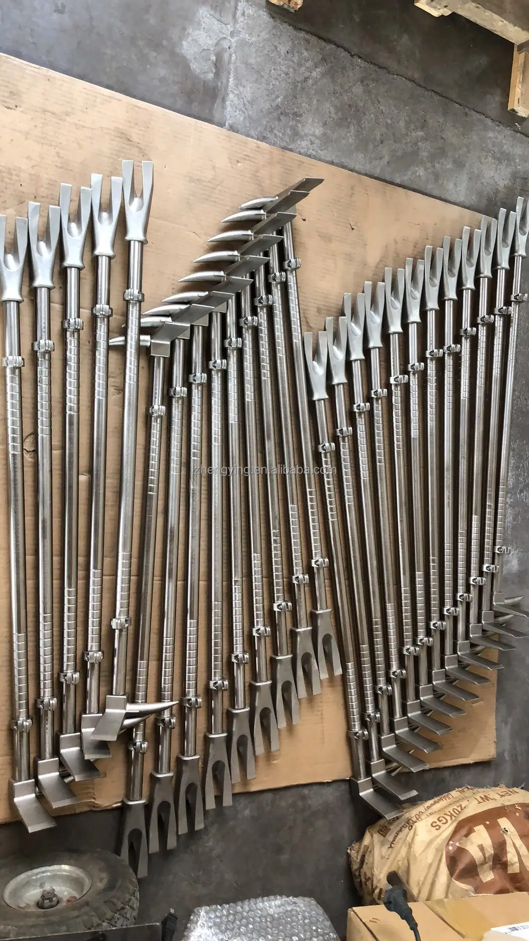 Hooligan Tool Pry bar Crowbar of Forcible Rescue Tools