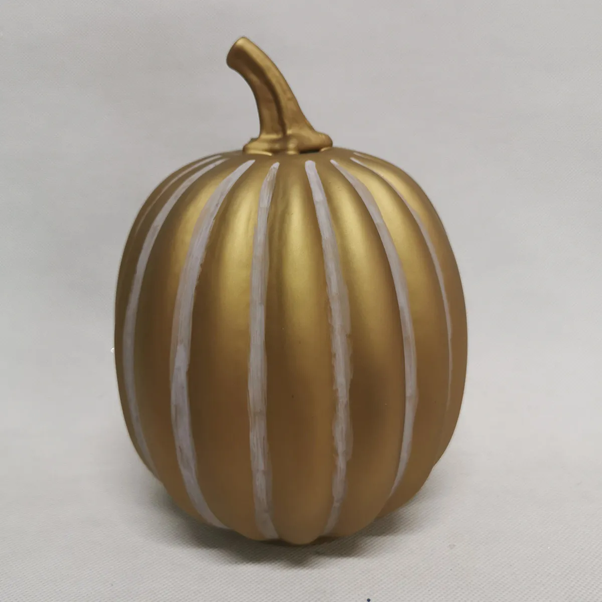 Jiangsu Baoying factory custom made artificial matte gold glass craft halloween gift pumpkins table decorations ideas wholesale factory