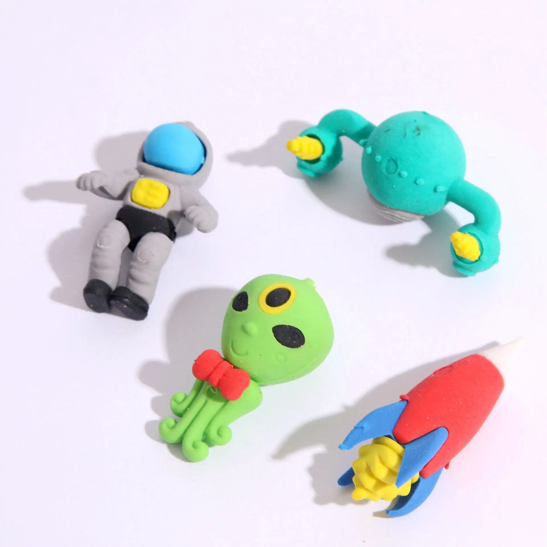 Оптовая продажа набор ластиков с изображением астронавта креативный подарок канцелярские