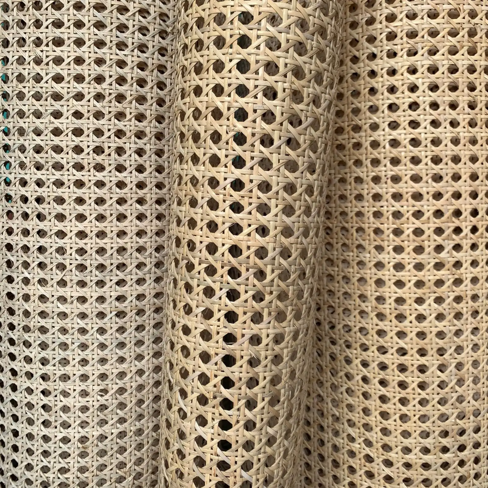 Ручная работа, экологически чистый натуральный Синтетический Плетеный ротанговый тростниковый рулон по низкой цене