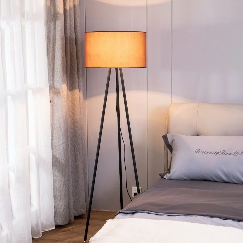 İskandinav Modern Basit Kumaş Abajur Demir Gövdeli Yatak Odası Masa Lambası Oturma Odası Yatak Odası Koltuk Çalışma E27 Tüp İçin Rahat