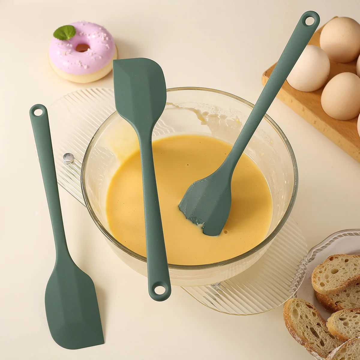High-Temperature Resistant Silicone Scraper Soft Kitchen Baking Tool Mixing Cake Cream Spatula Bakeware Set supplier