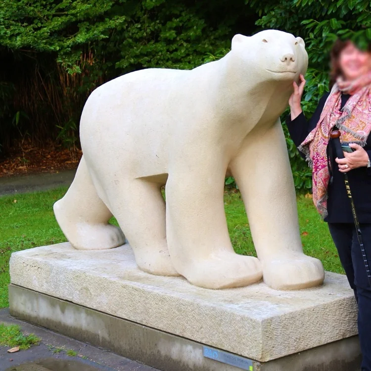 Escultura Oso Louis Vuitton (HERMES BLANCO), 2022 Técni…