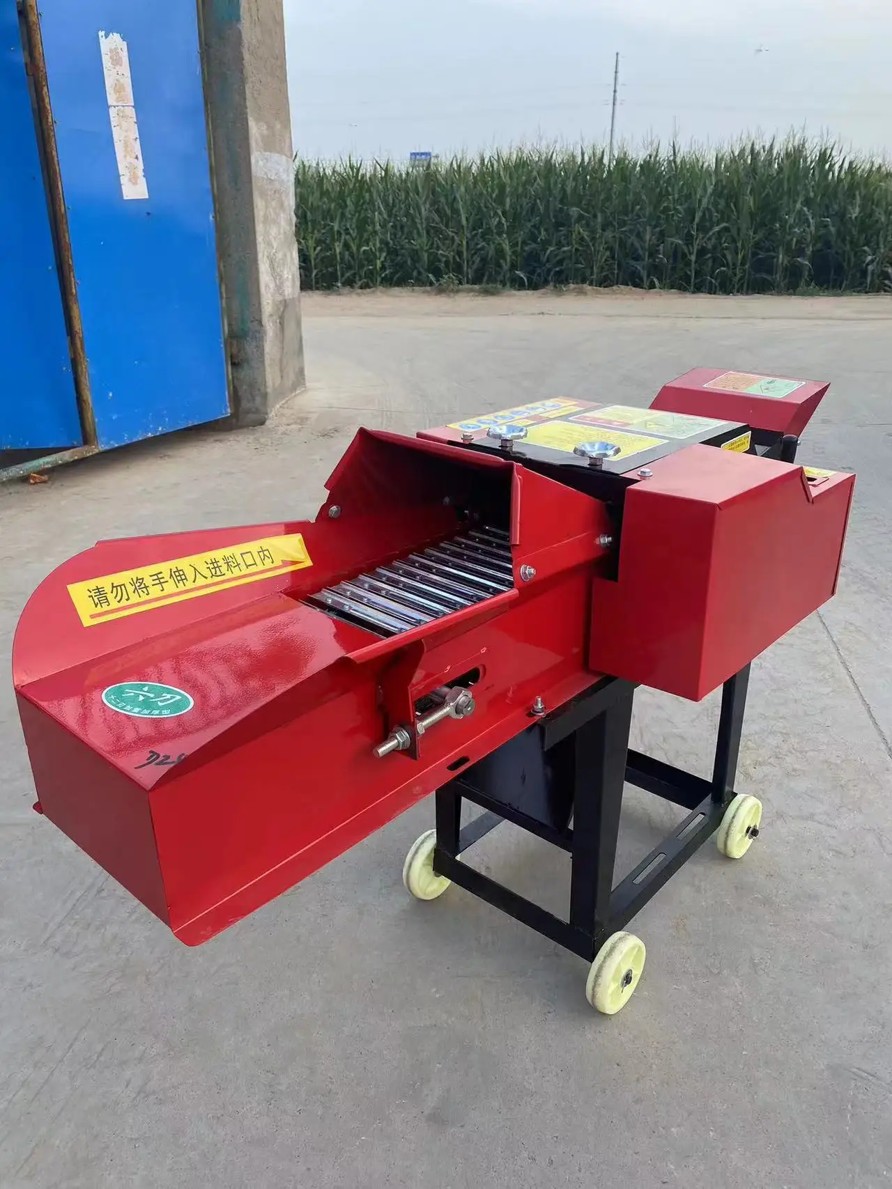 Multifunctional Low Cost Chaff Cutter Machine Automatic Chaff Cutter Feeding Animal With Hopper for Straw