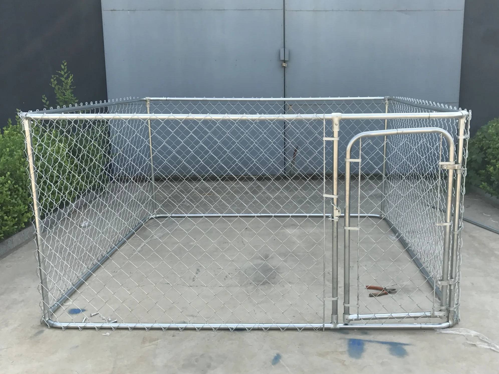 Online Hot Sell in America! 7.5 X 7.5 ft Dog Run Chain Link Dog Kennel with  Roof Cover