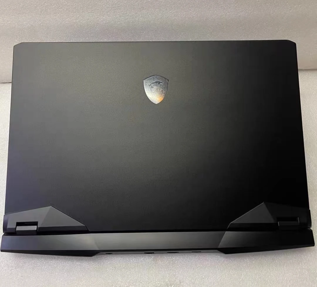 Laptop Gaming Bekas RTX 3070 Ti dengan Prosesor Intel Core i7 Generasi 12 dan SSD 1TB