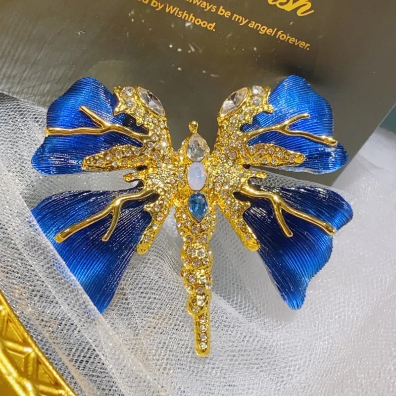 XILIANGFEIZI Luxury Antique Alloy 24K Gold Butterfly Brooch display picture 1
