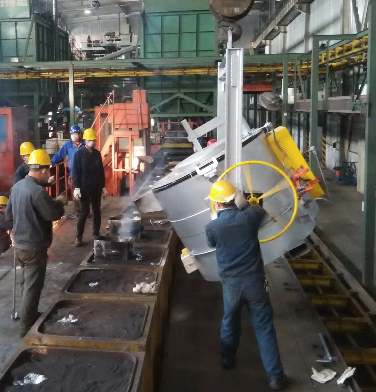 1000kg En Venta Suspensión De Fundición De Aluminio Y Tiene Crisol Horno De  Fundición De Aluminio Y Fundición De Área De La Industria - Buy 1000 Kg  Suspensión De Horno De Crisol