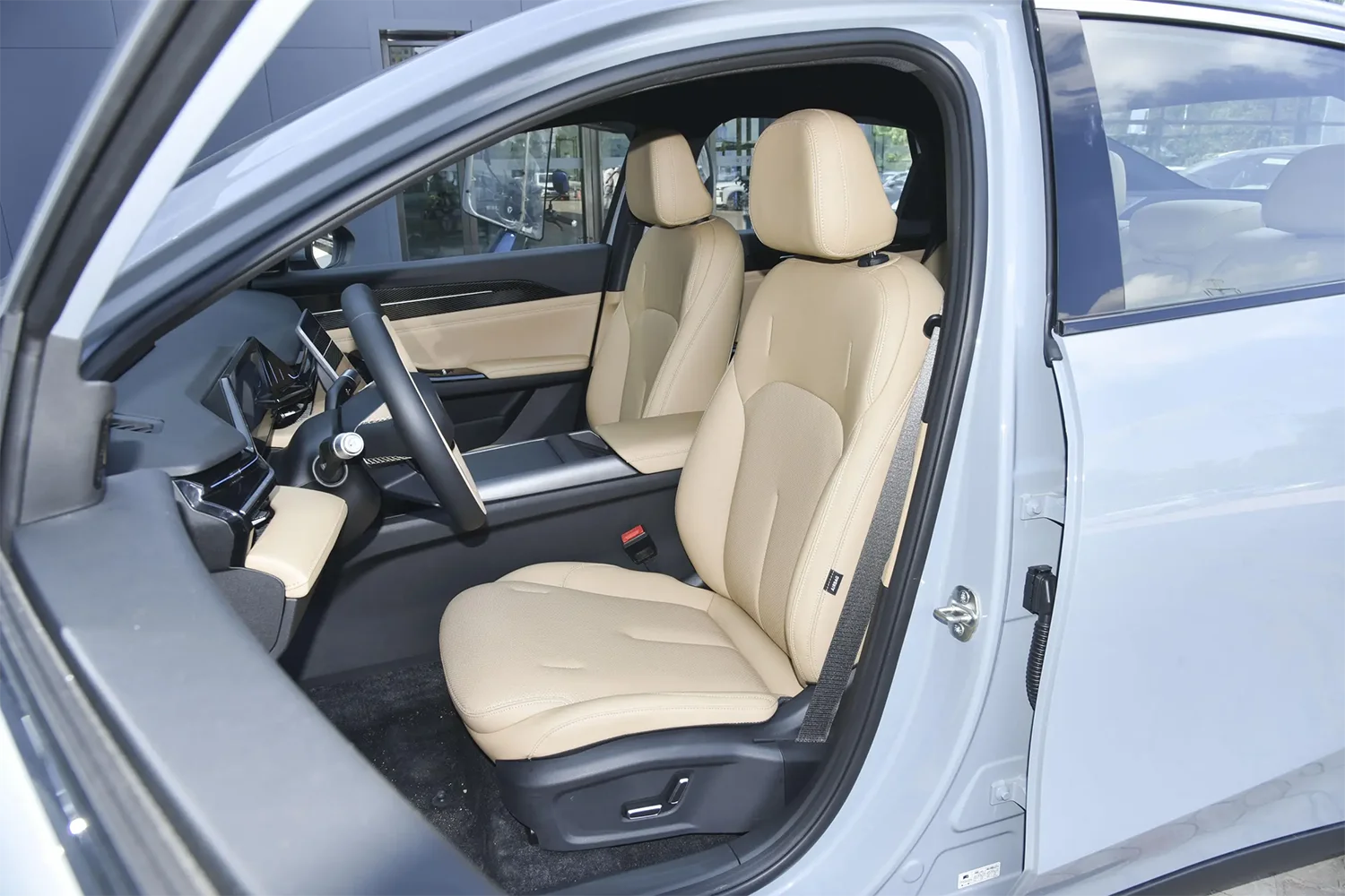 2023 Geely Auto Galaxy L6 60km 125 Km 1.5T 3DHT Hybrid LHD Sedan Yinhe L6 Electric Sedan Deposit